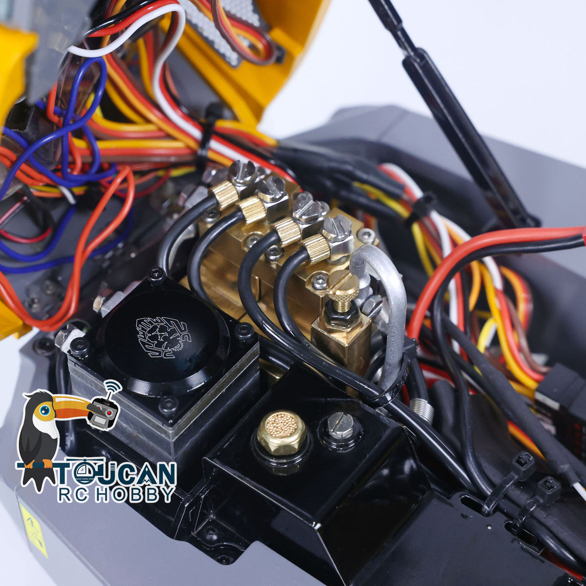 TOUCAN RC HOBBY LESU 6MDX-B 1/14 Metal Hydraulic 4x4 RC Dump Truck with Differential Lock Axles Sound Light System for Engineering Vehicle Enthusiast
