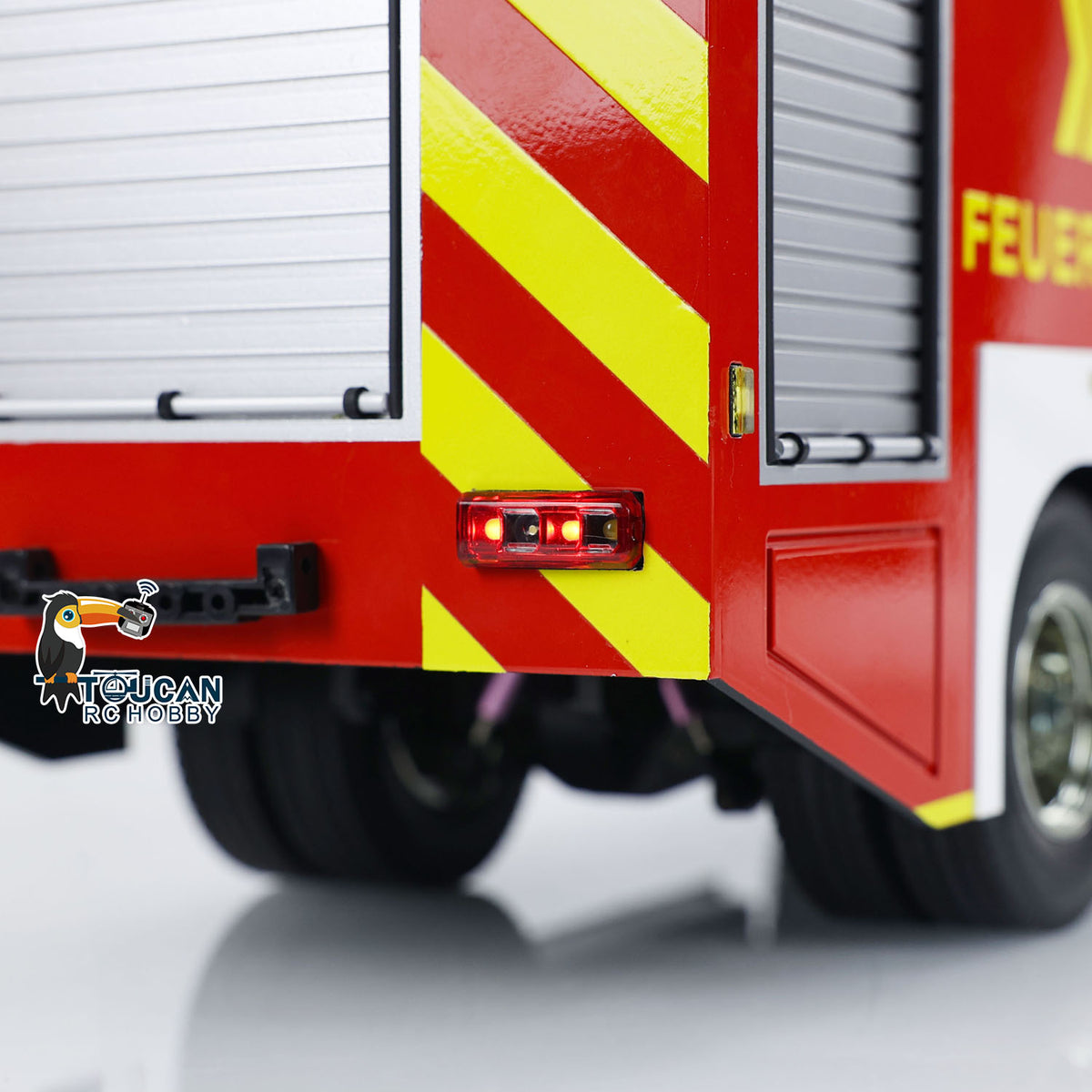 TOUCAN RC HOBBY 4x2 RC Fire Fighting Truck 1:14 2-speed Transmission Radio Control Fire Vehicles Assembled and Painted Sound Light System