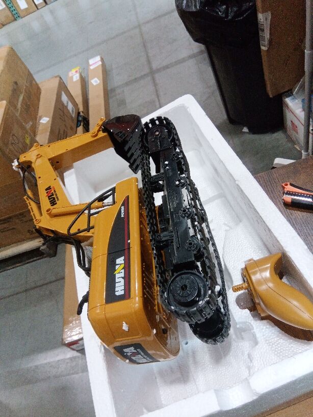 TOUCAN RC HOBBY Fast Free Shipping Second Hand US Stock HUINA 1535 1/14 RC Electric Excavator Remote Control Digger with 15CH 2.4G Radio Controller Sound Light Effects
