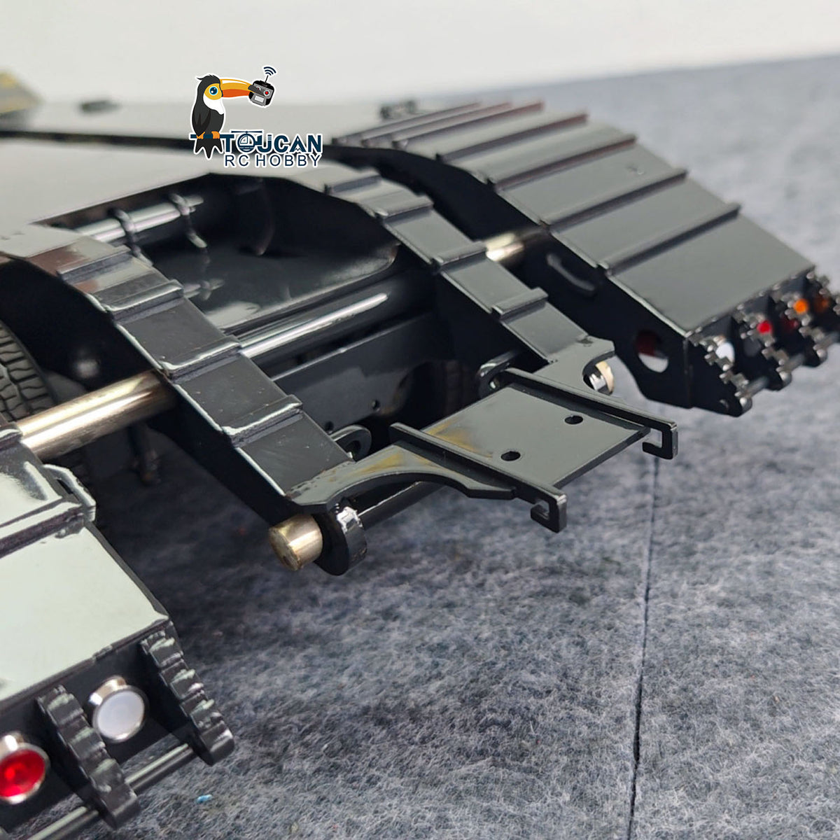 Remorque plateau 2 essieux en métal HHG Model 1/14 TOUCAN RC HOBBY, largeur réglable manuellement de 18 à 23 cm, avec lumières et roues en acier inoxydable pour modèle de camion tracteur RC