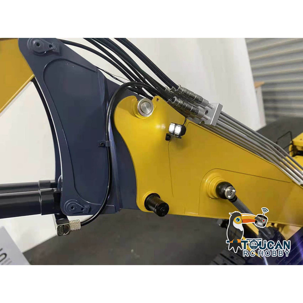 TOUCAN RC HOBBY BMG C374 1/14 Metall RC Hydraulik RTR Abbruchbagger 3 Arme Kabinenlift 6-Wege-Ventil PL18EV Fernsteuerung Licht Sound für Sammler