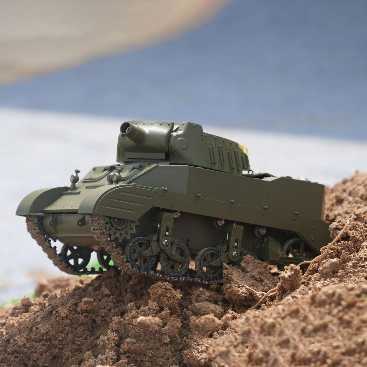 TOUCAN RC HOBBY 1/16 CoolBank RC Tank M8 HMC Scott Radio Control Battle Tank Simulation 360 Degrees Turret Rotary Smoke Sound Lights RTR Combat Vehicle