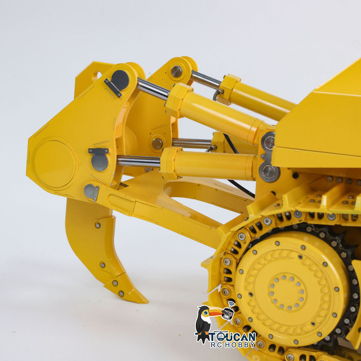 TOUCAN RC HOBBY JDMODEL 575 Metal 1/14 Remote Controlled Bulldozer Heavy Hydraulic Construction Truck Frsky X14 Radio Sound Light for Vehicle Enthusiast