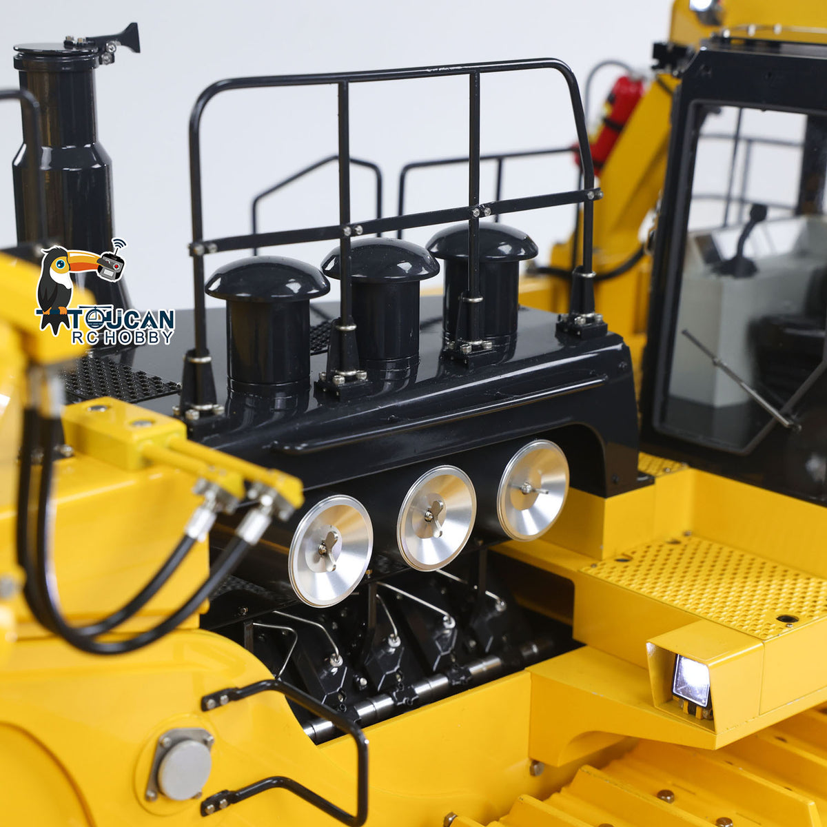 TOUCAN RC HOBBY JDMODEL 575 Metal 1/14 Remote Controlled Bulldozer Heavy Hydraulic Construction Truck Frsky X14 Radio Sound Light for Vehicle Enthusiast