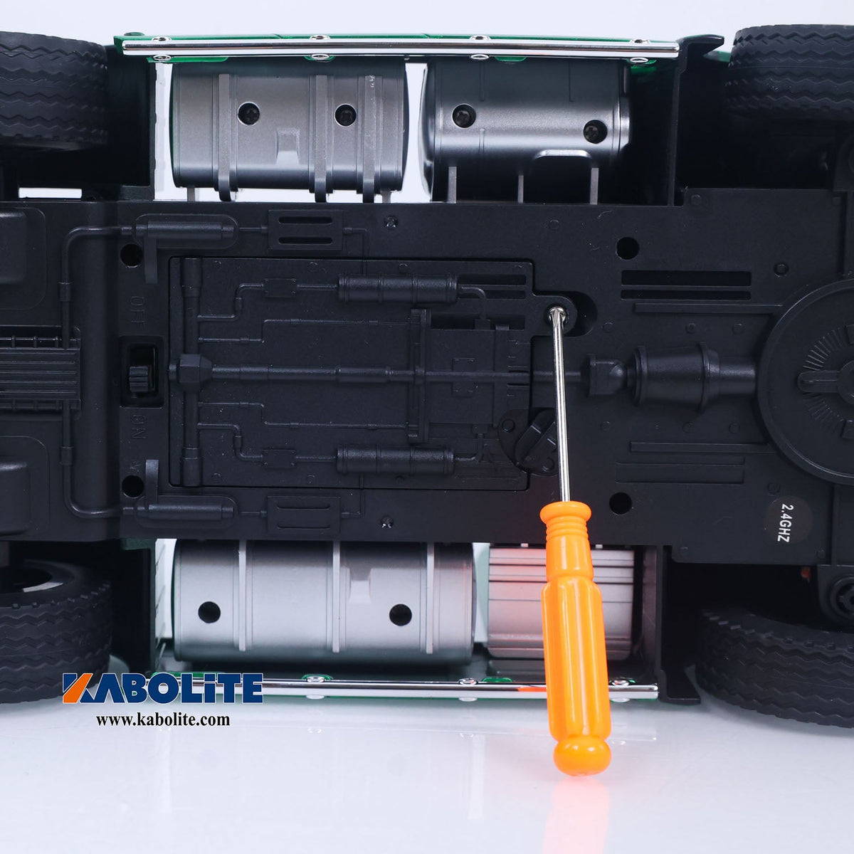 TOUCAN RC HOBBY HUINA 770S 1/18 Plastic 6x4 RC Tractor Truck 1501 PRO with 19CH 2.4G Radio Controller Light Sound for Hobbyists Outdoor Play