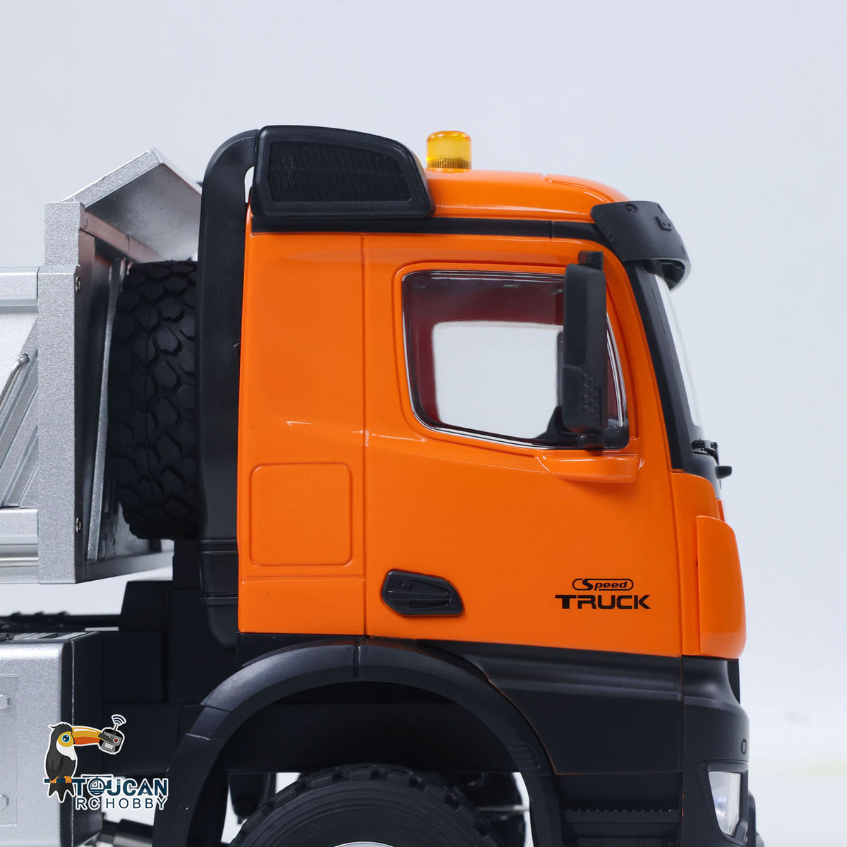 TOUCAN RC HOBBY HUINA 1/14 6*6 Plastic RC Dumper Truck 1598 Remote Control Engineering Transport Vehicle Lifting Rod Tipper Car Light Sound Battery 2.4G Radio Controller RTR