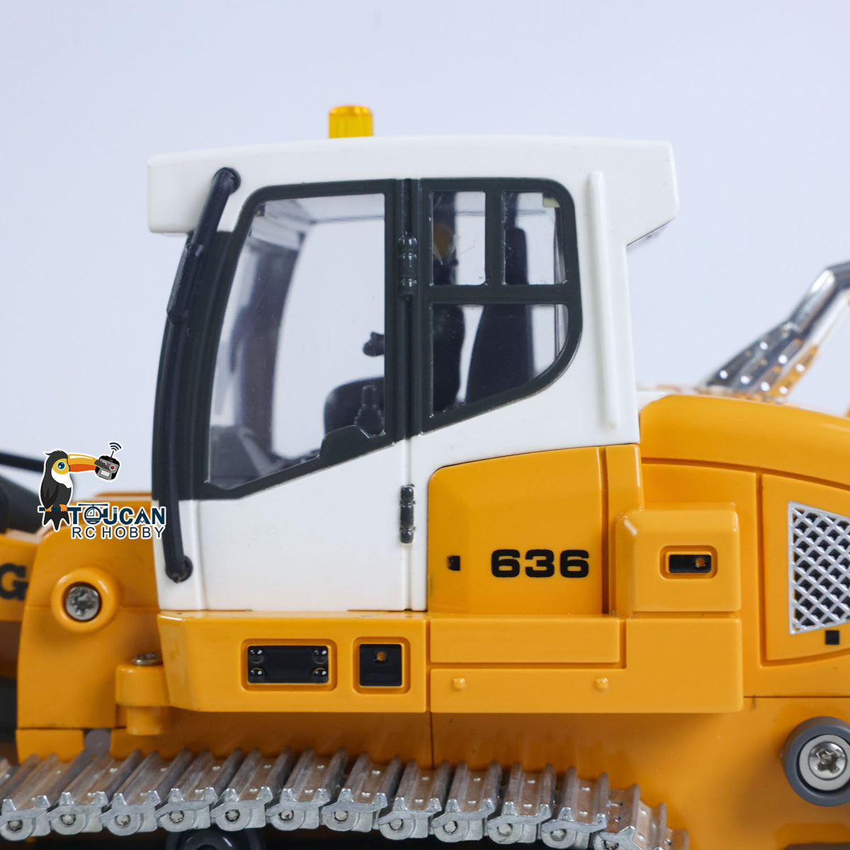 TOUCAN RC HOBBY Yi Gong 1:50 RC Electric Lifting Loader LR636 RTR Remote Controlled 2.4G Construction Vehicle Metal Bucket Tracks Ripper Light Sound Battery USB