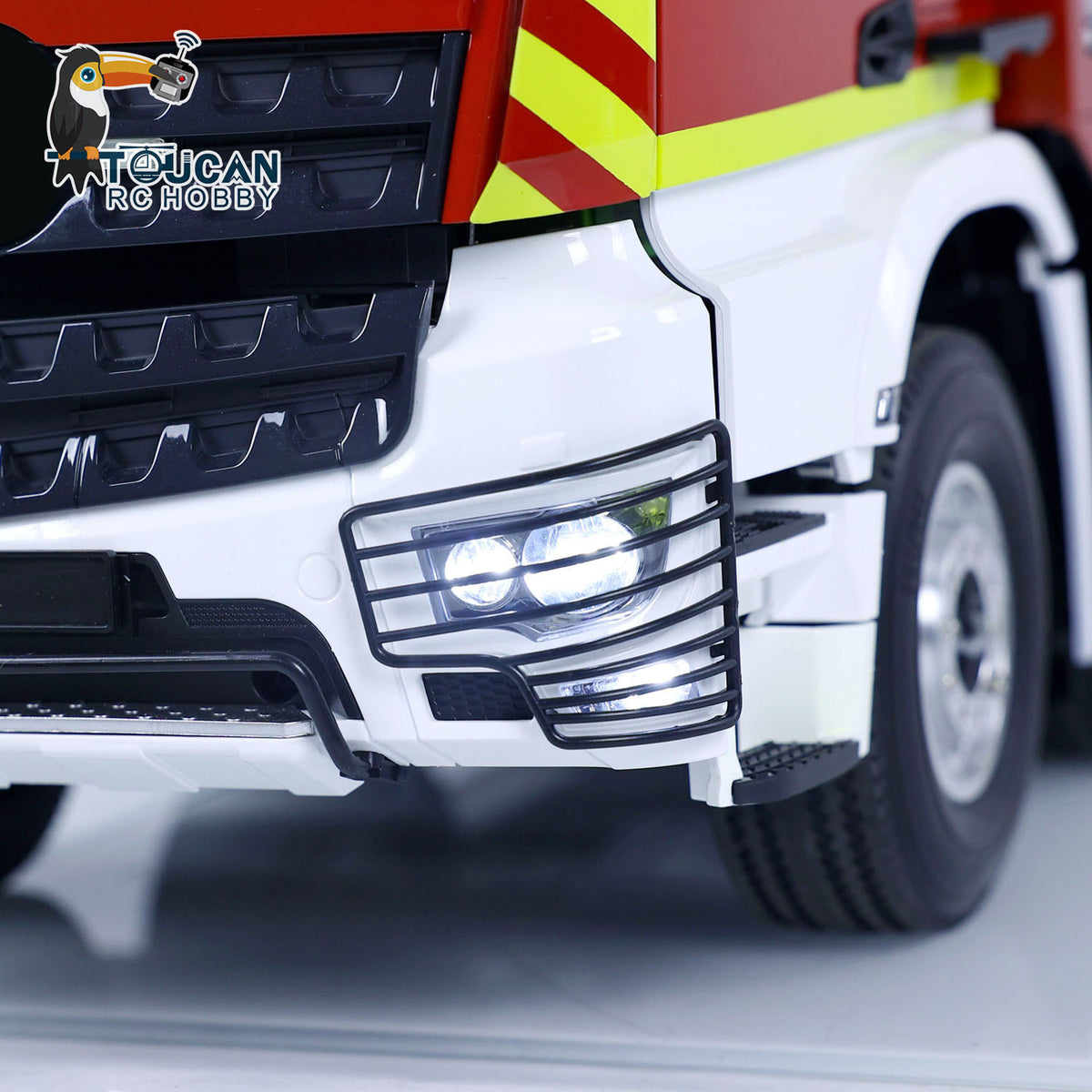 TOUCAN RC HOBBY 8x4 1/14 RC Fire Fighting Truck Remote Controlled Sprinkler Vehicles Sounds Painted Assembled DIY
