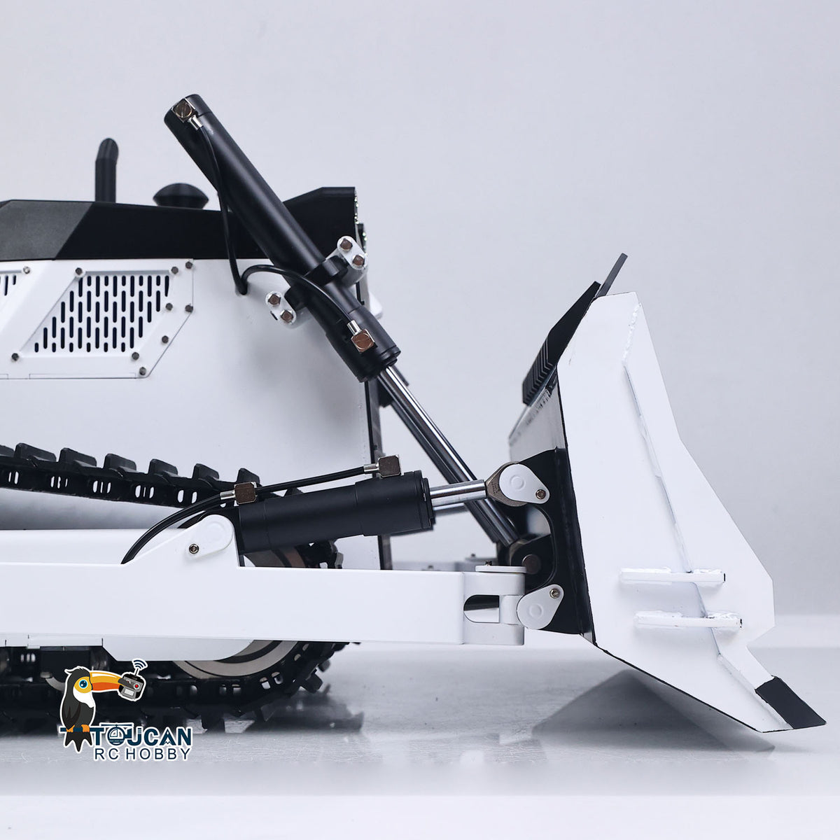 TOUCAN RC HOBBY D155AX 1/12 Metal RC Hydraulic Bulldozer RTR 7-Channel Valve Brushless Motor 5-Shank Rear Plow Light Sound for Model Enthusiast
