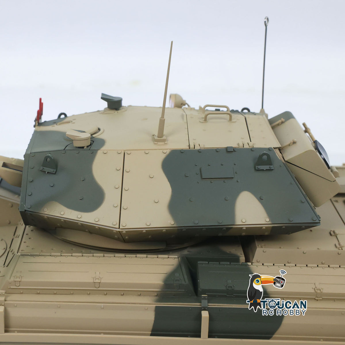 TOUCAN RC HOBBY CoolBank 1/16 Radio Control Tank Crusader MK III 360 Degre Turret Rotation Barrel Recoil Elevation Light Sound Smoke System