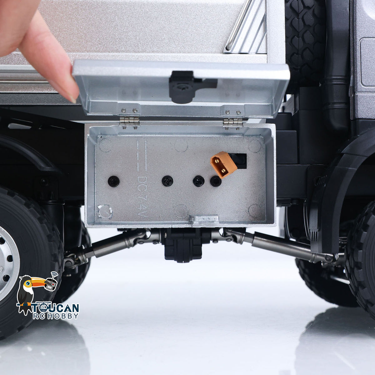 TOUCAN RC HOBBY HUINA 1598PRO 1/14 Metal Remote Control Dump Truck 6X6 Engineering Vehicle Electric RC Tipper Model Light Sound System Battery