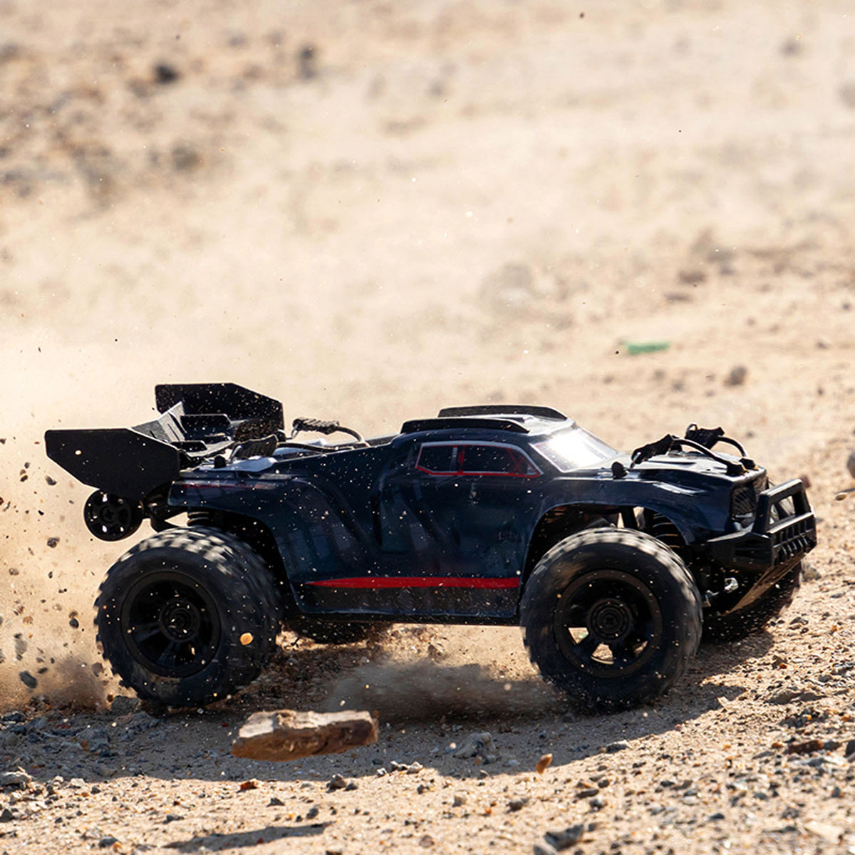 TOUCAN RC HOBBY JJRC 1/18 2.4G RC High Speed Off Road Vehicle 28km/h C8810 Four Wheel Drive Remote Control Car Brushed Motor ESC Lights RTR Battery