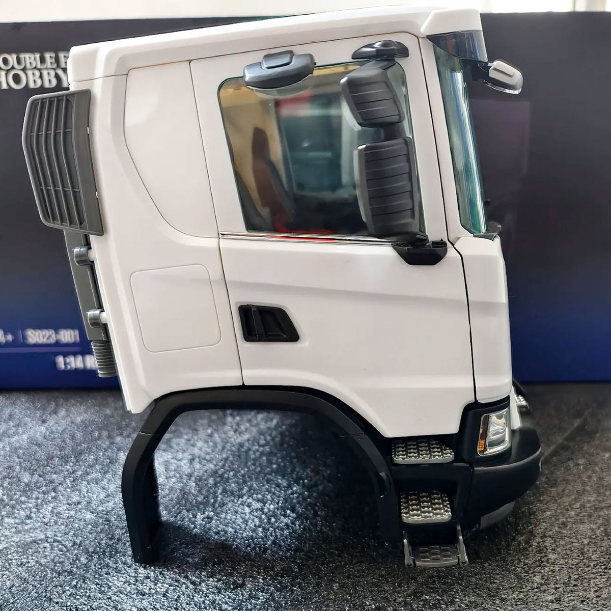 TOUCAN RC HOBBY Double E G540 Cabine en plastique Système d'éclairage optionnel S023-002 pour camion benne hydraulique RC 1/14 Modèle à monter soi-même